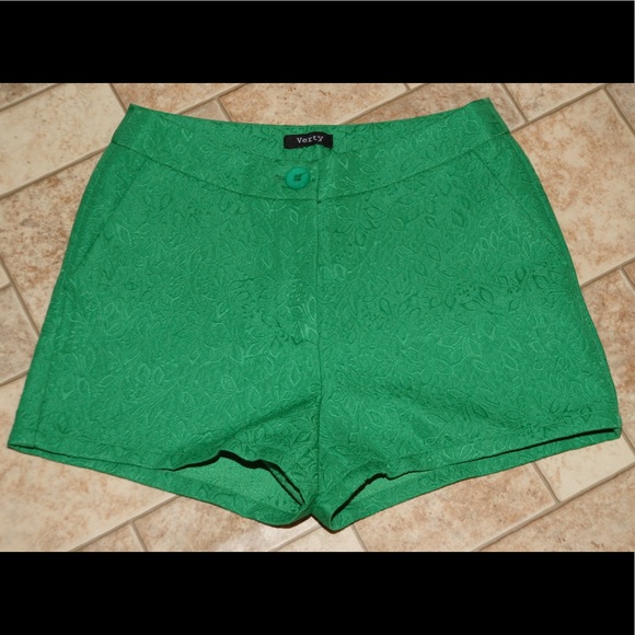 verty Pants - High waisted green leaf brocaded shorts